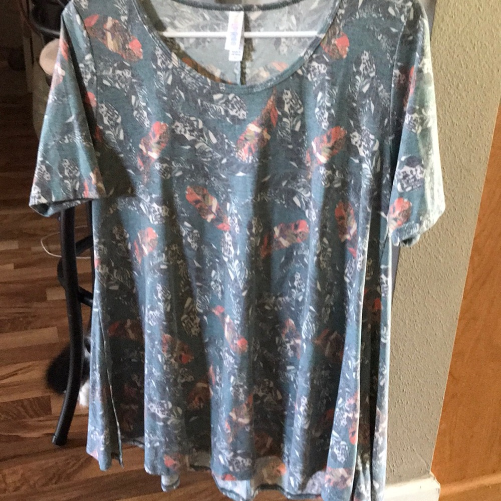 Lularoe perfect tee